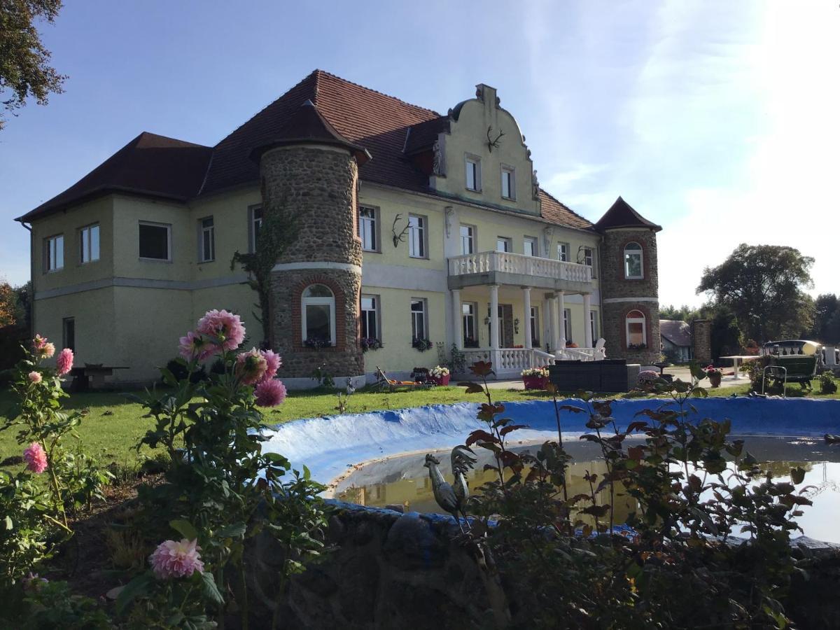 Gutshaus Darsikow Hotel Kültér fotó