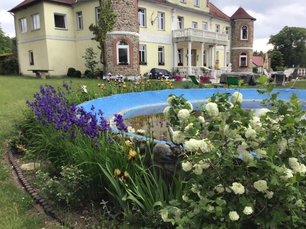 Gutshaus Darsikow Hotel Kültér fotó