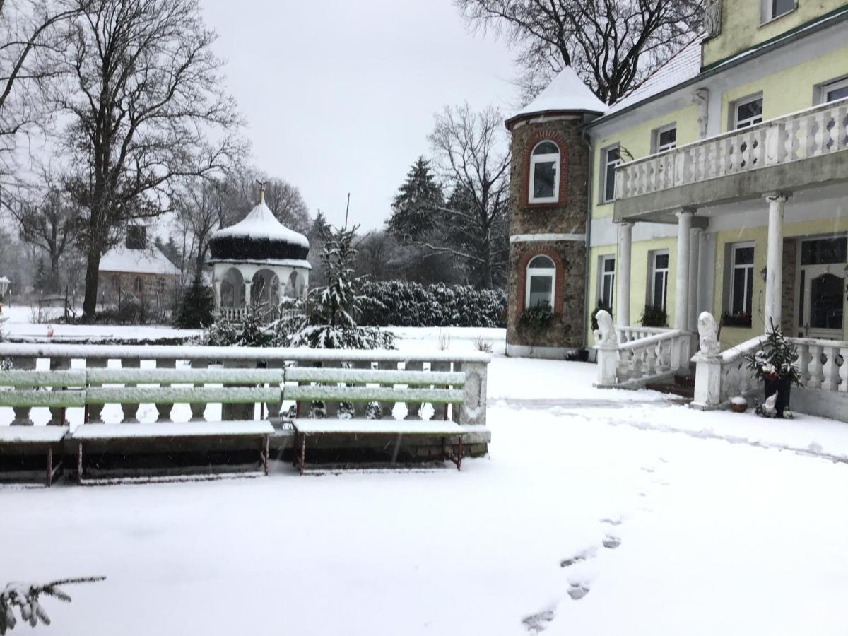 Gutshaus Darsikow Hotel Kültér fotó