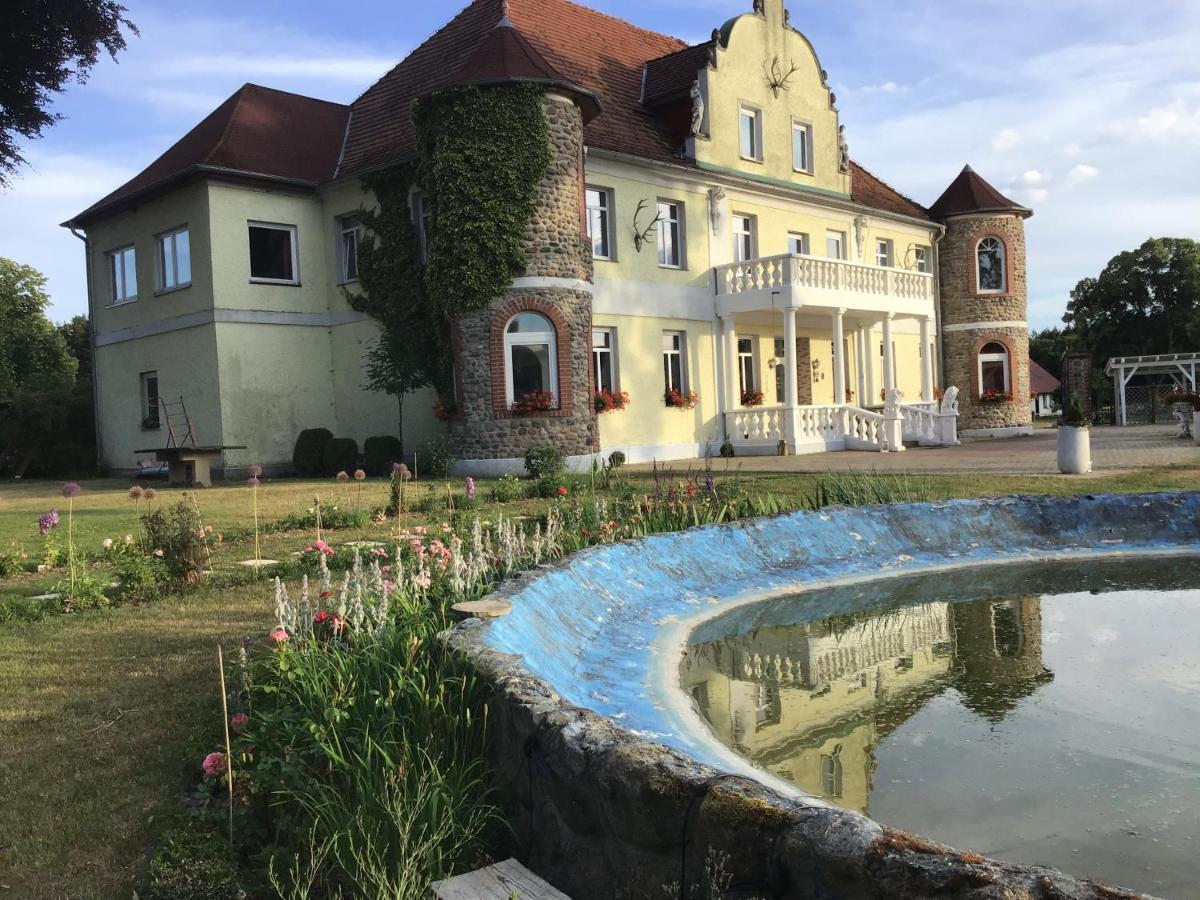 Gutshaus Darsikow Hotel Kültér fotó