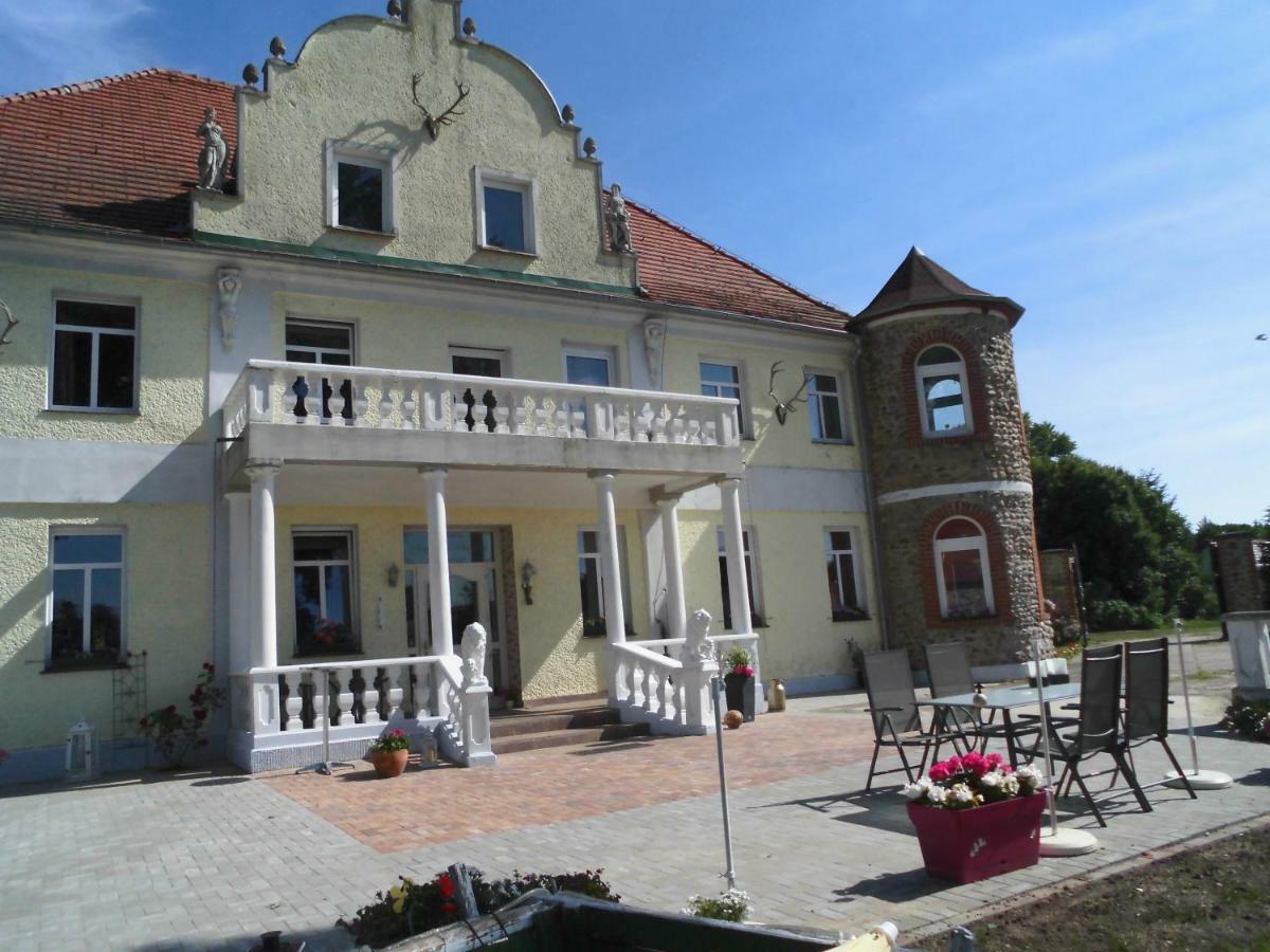 Gutshaus Darsikow Hotel Kültér fotó